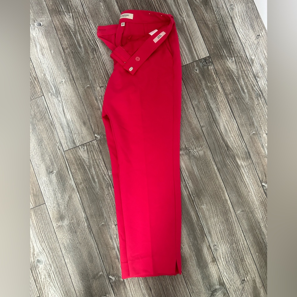 Liverpool Los Angeles Vibrant Red/Pink Trousers
Waist: 15”
Inseam: 28”